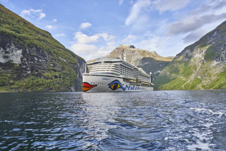 Symbolbild; AIDAperla Norwegen Kreuzfahrtschiff