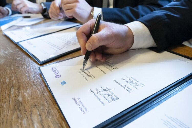 Unterzeichnung der Absichtserklärung (Letter Of Intent) im Rathaus der Stadt Herne