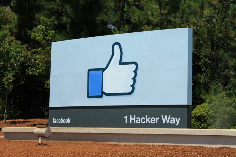 Symbolbild; Meta Facebook Firmenschild