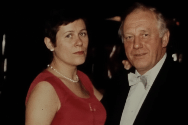 Erhard Goldbach (rechts) mit seiner Freundin Monika Obgartel (links) bei einer Abendveranstaltung.