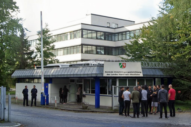 Zentrale Unterbringungseinrichtung (ZUE) des Landes Nordrhein-Westfalen in Herne an der Südstraße – Außenansicht des Gebäudes mit Eingangsbereich und Sicherheitsbereich.