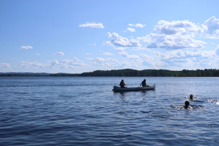 Kajakfahren auf dänischem Gewässer.