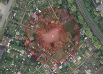 Mit Bundestagsabgeordnetem Bollmann (SPD): Osterfeuer in Herne wirft Fragen auf Luftaufnahme eines Osterfeuers in der Kleingartenanlage des KGV Röhlinghausen in Herne mit dem Bundestagsabgeordneten Hendrik Bollmann (SPD).