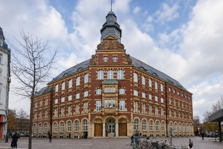 Fassade/Haupteingang des Verwaltungsgerichts Gelsenkirchen.