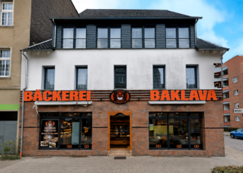Straßenansicht der Bäckerei Tok-Yat auf der Bahnhofstraße 136 in Herne.