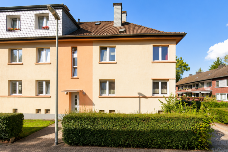 Das Mehrfamilienhaus an der Buschkampstraße 3 in Herne-Wanne-Eickel gehörte früher zum Bestand der Herner Gesellschaft für Wohnungsbau.