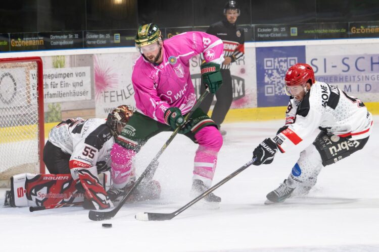 Herner EV vor Doppeltest in Hamm und gegen Leipzig Nick Ford im Spiel gegen die Herforder Ice Dragons.